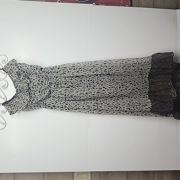 Royal Love Dresses & Skirts - Royal Love leopard print sleeveless dress